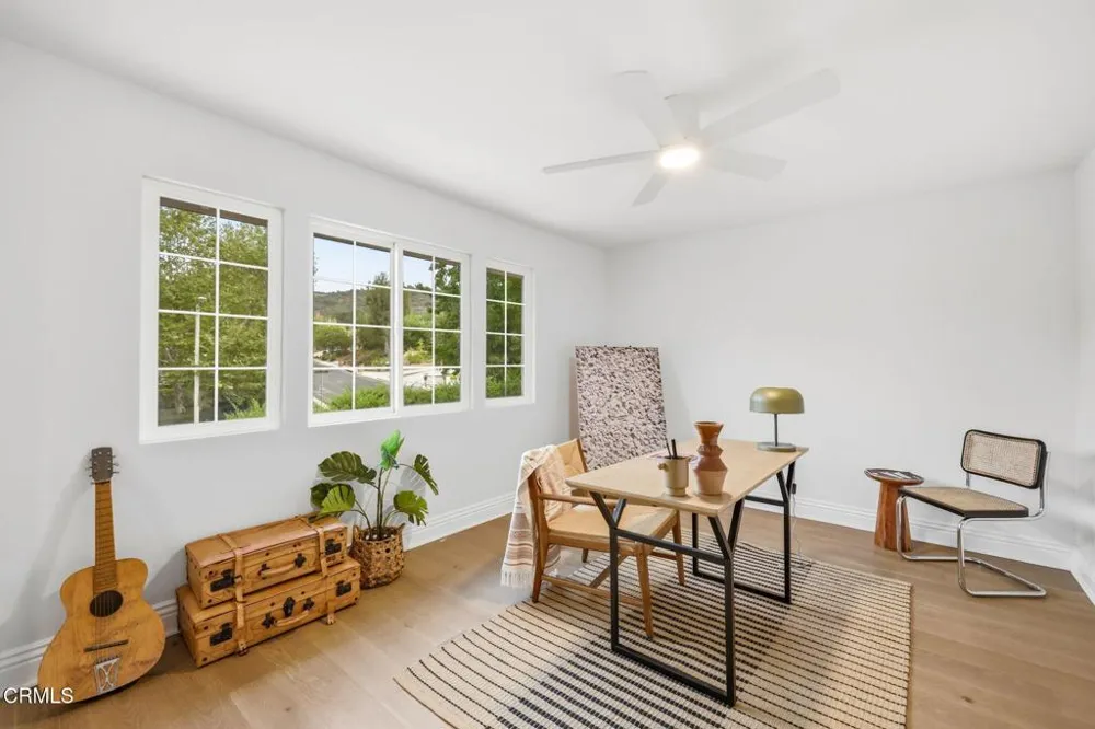 947 Golden Crest Avenue Thousand Oaks, CA 91320