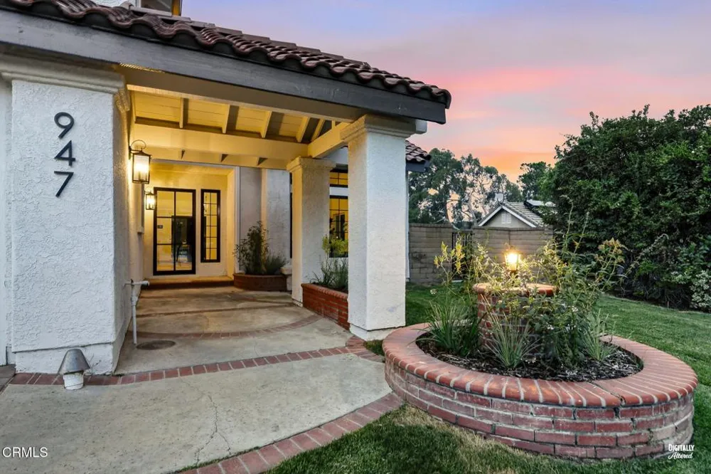 947 Golden Crest Avenue Thousand Oaks, CA 91320