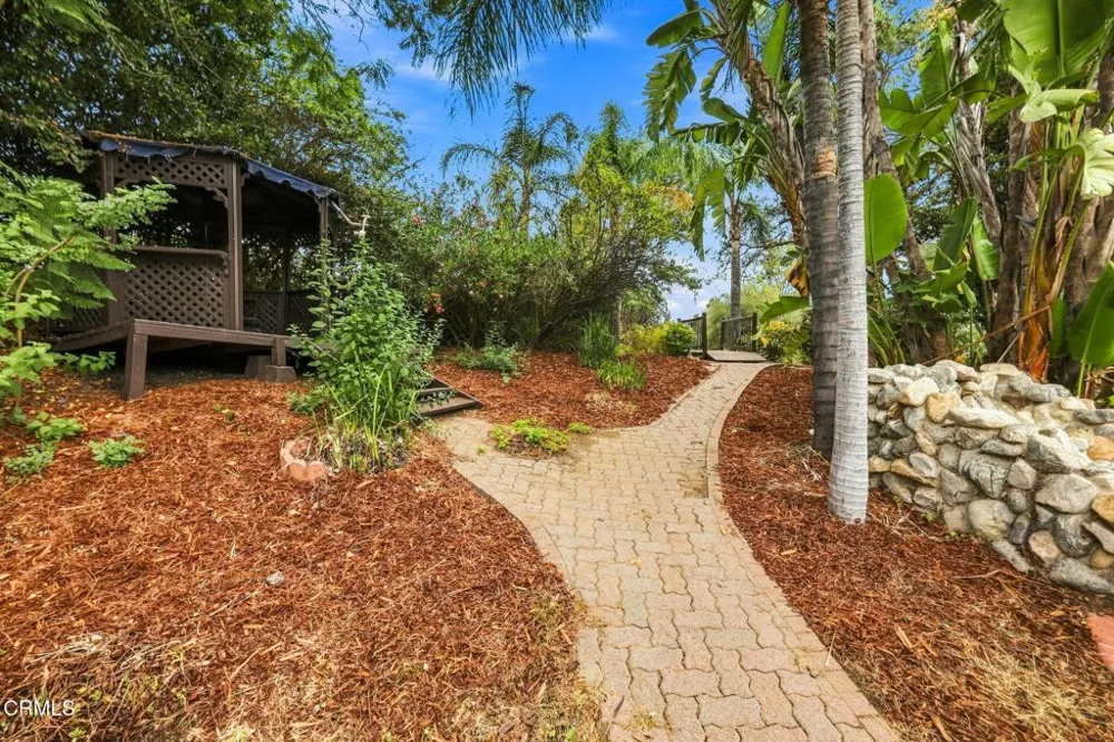 947 Golden Crest Avenue Thousand Oaks, CA 91320