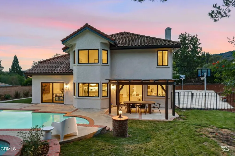 947 Golden Crest Avenue Thousand Oaks, CA 91320