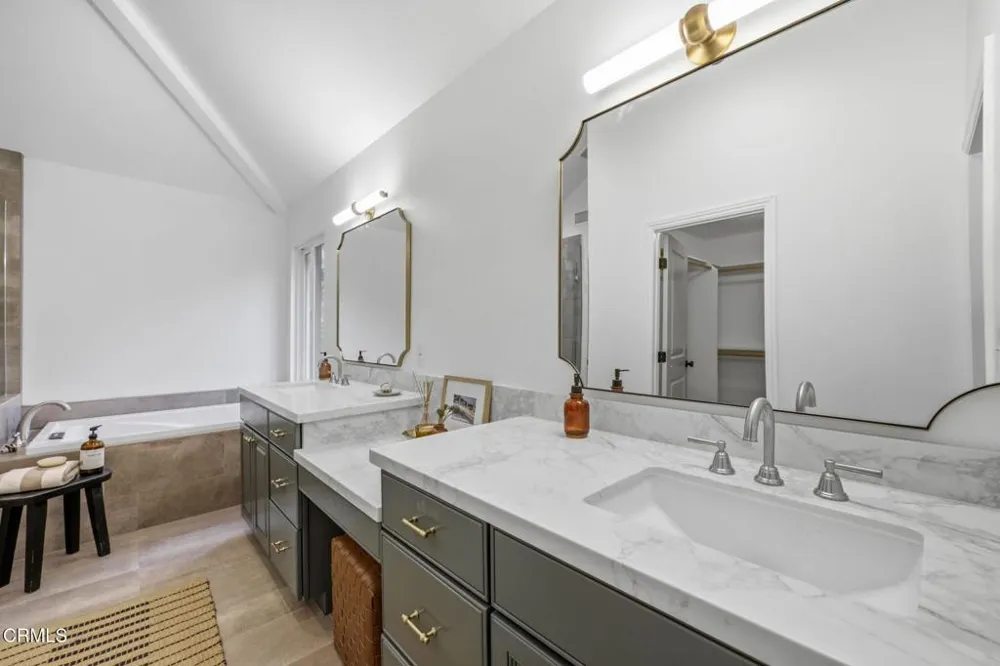 947 Golden Crest Avenue Thousand Oaks, CA 91320