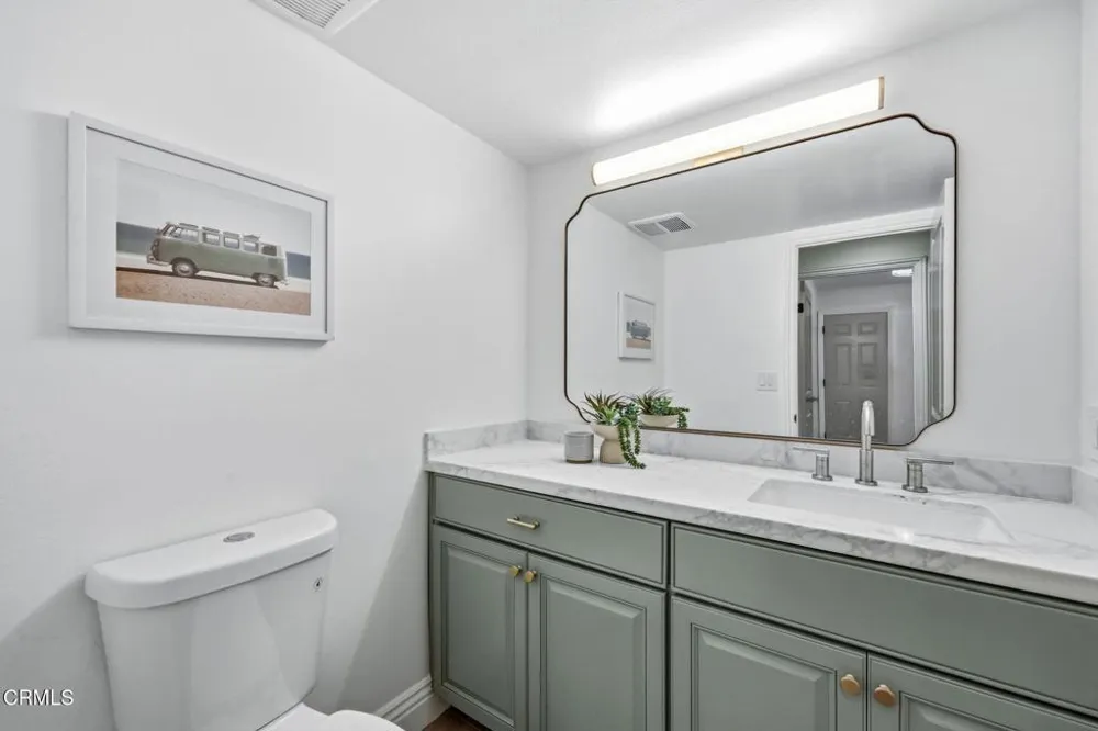 947 Golden Crest Avenue Thousand Oaks, CA 91320