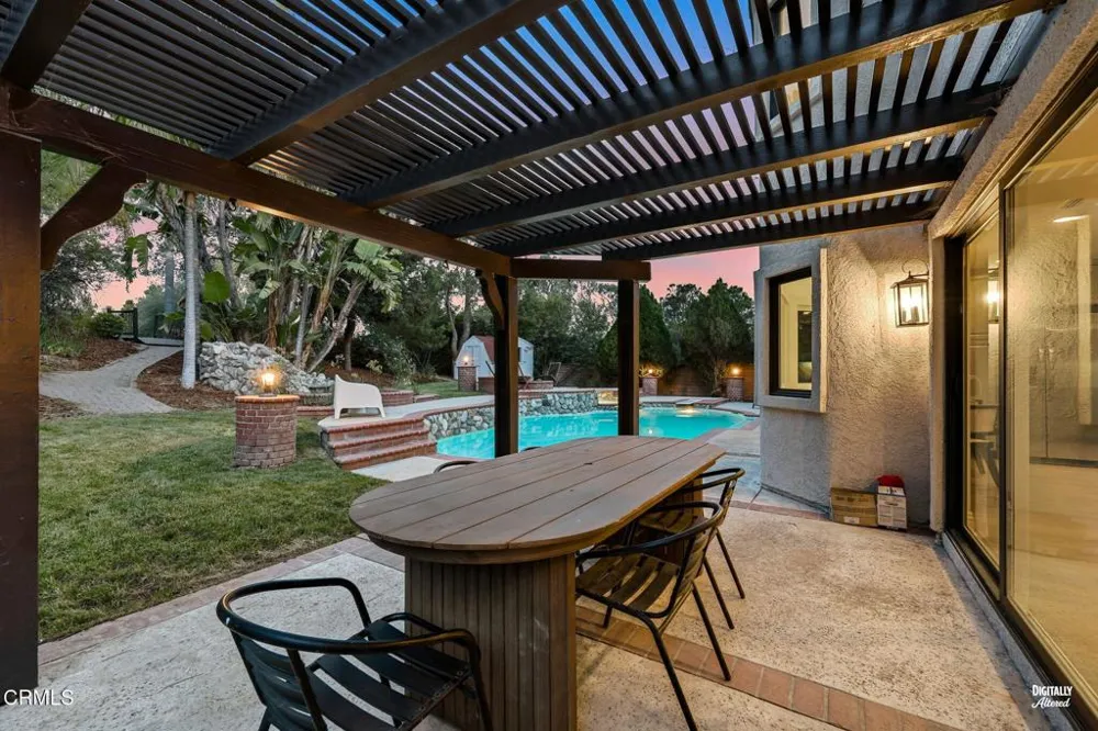 947 Golden Crest Avenue Thousand Oaks, CA 91320