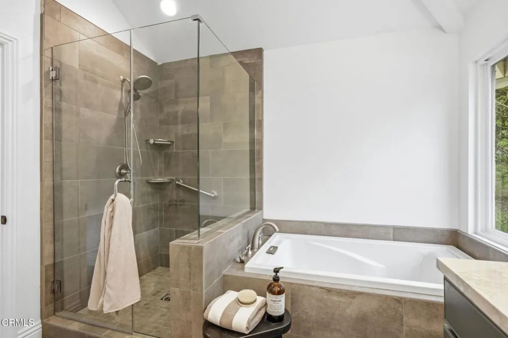 947 Golden Crest Avenue Thousand Oaks, CA 91320