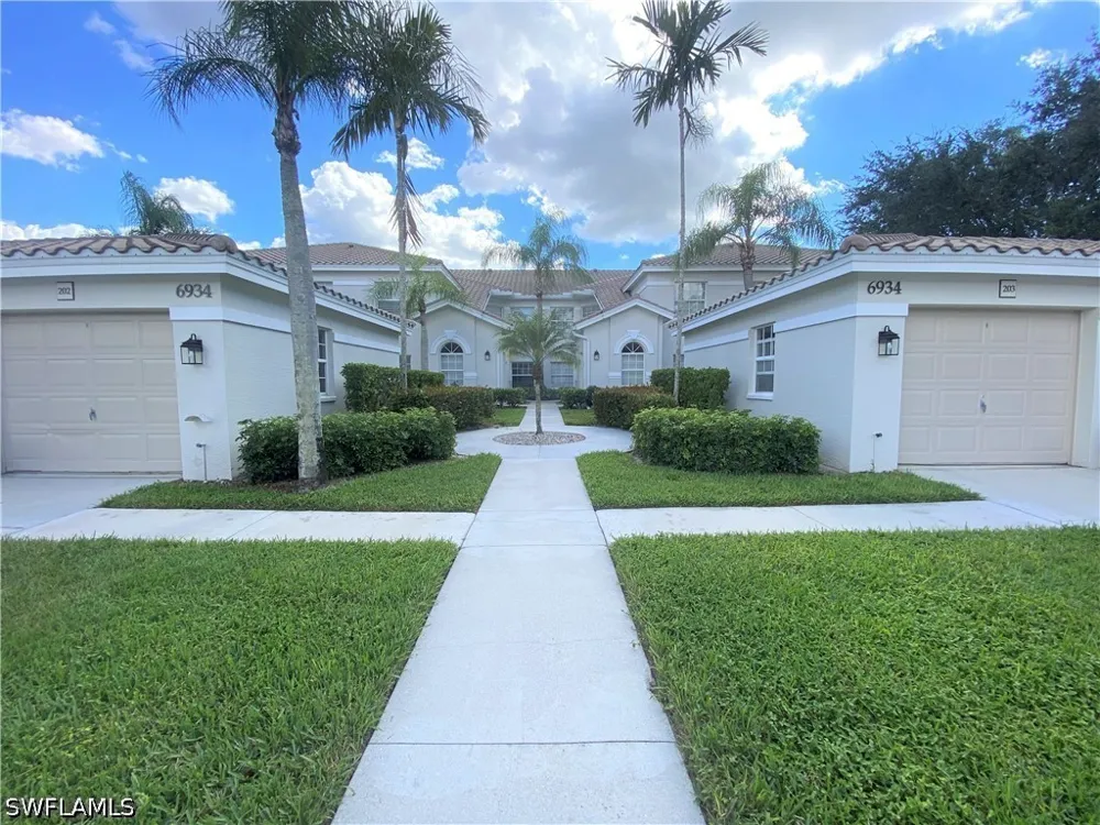 Rain Lily Court #103 Naples, FL 34109