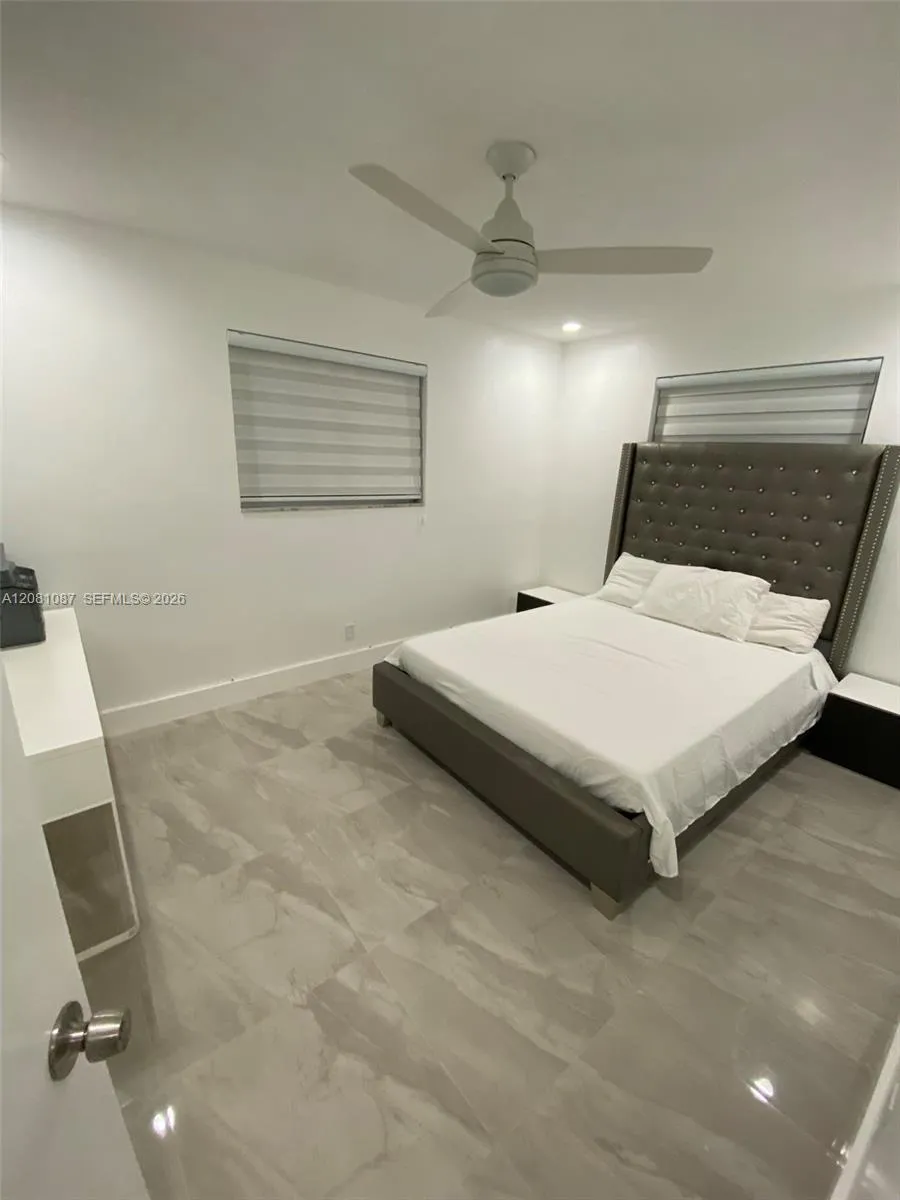 3750 54th Ave Hollywood, FL 33021