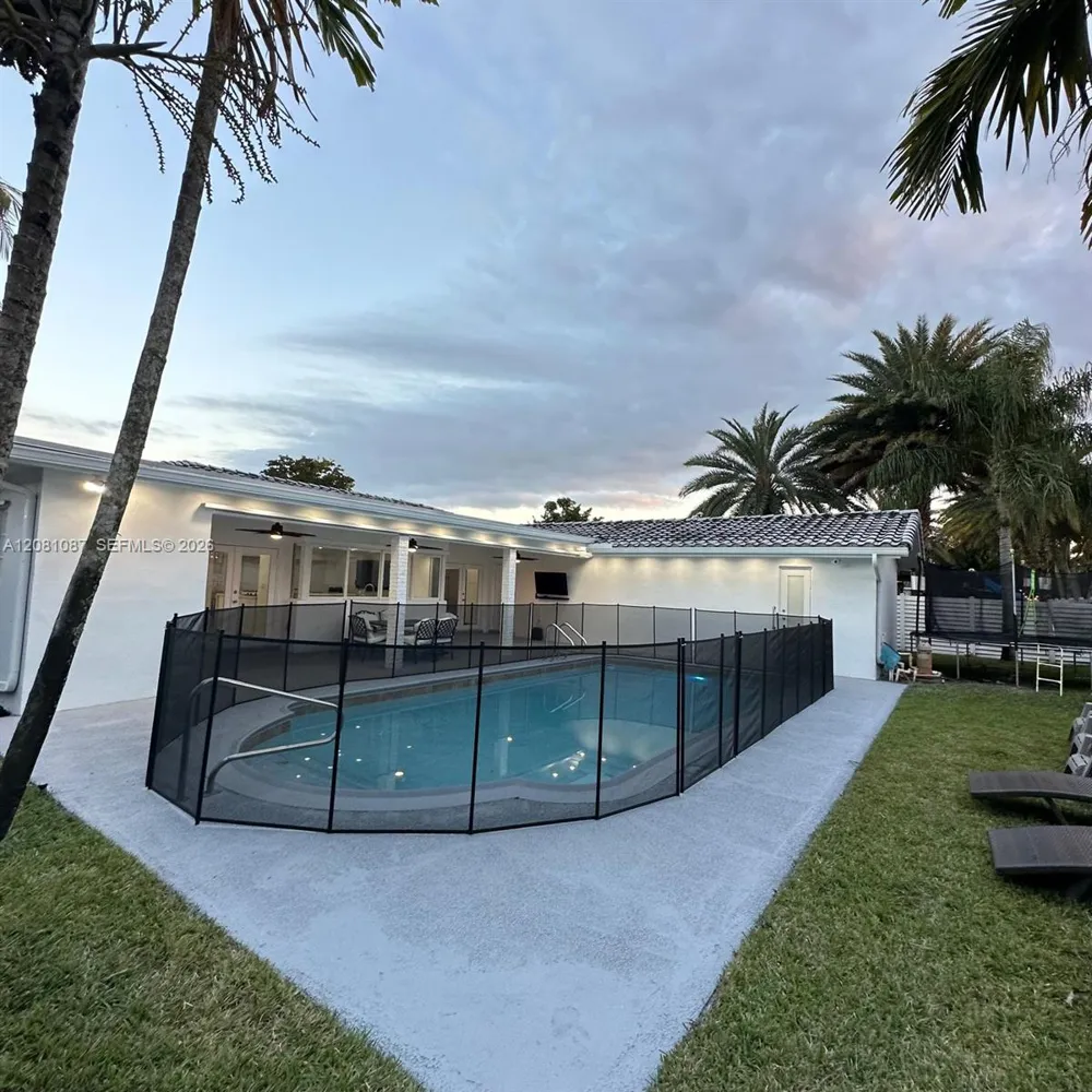 3750 54th Ave Hollywood, FL 33021