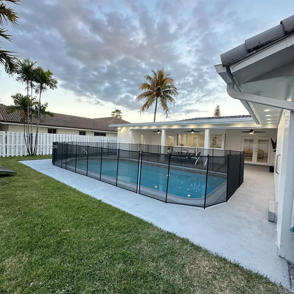3750 54th Ave Hollywood, FL 33021