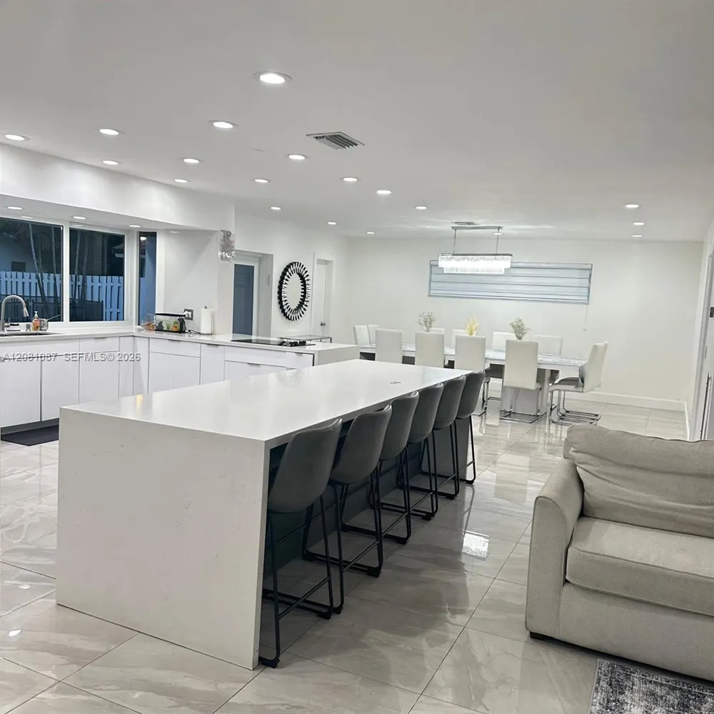 3750 54th Ave Hollywood, FL 33021
