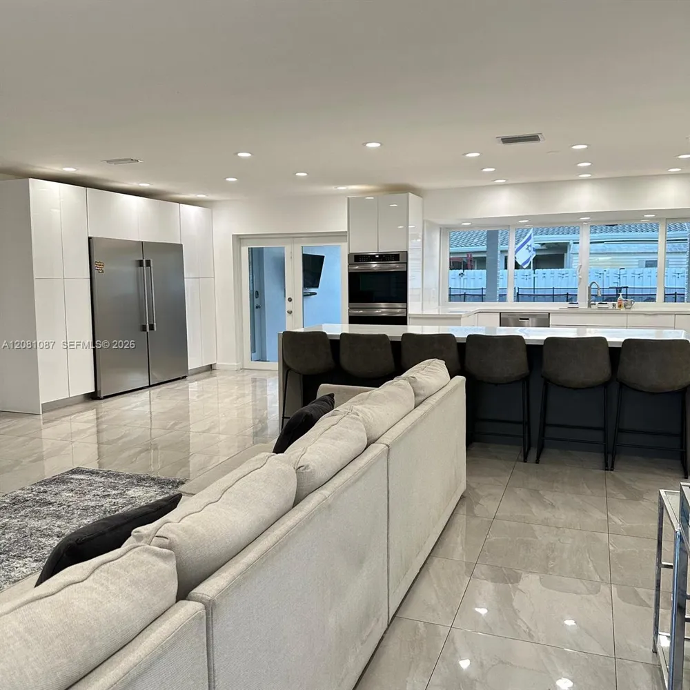 3750 54th Ave Hollywood, FL 33021