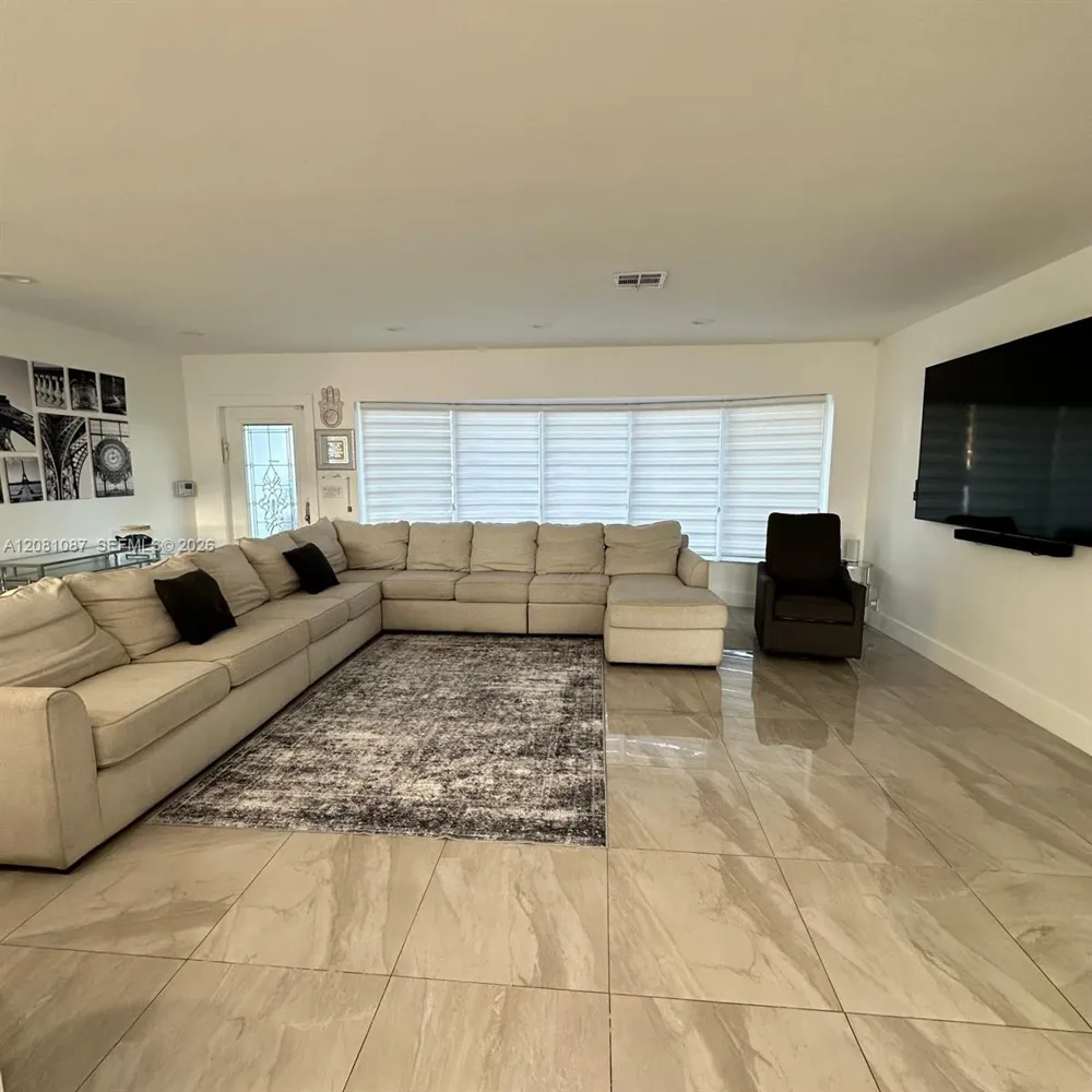3750 54th Ave Hollywood, FL 33021