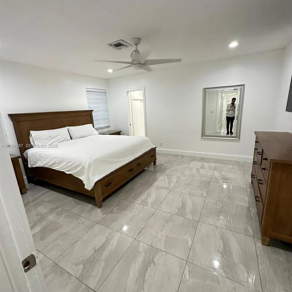 3750 54th Ave Hollywood, FL 33021