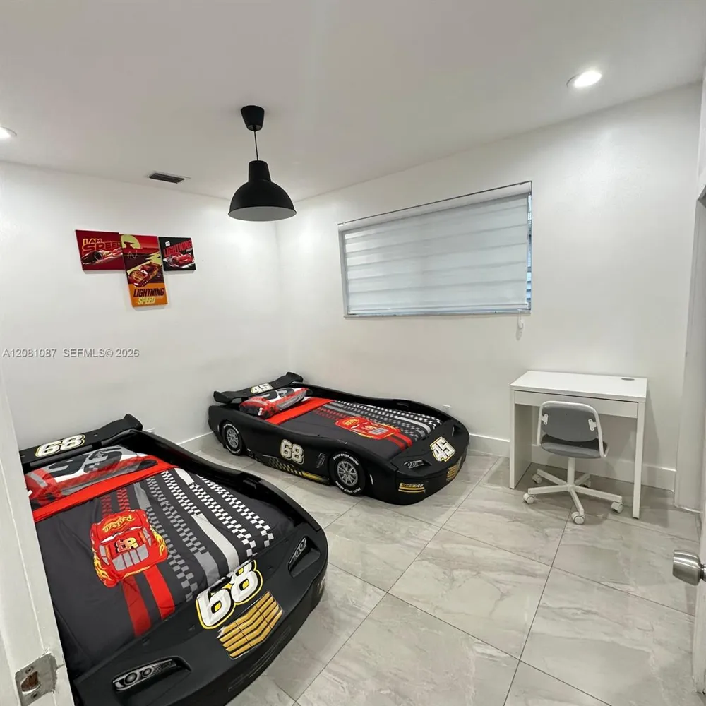 3750 54th Ave Hollywood, FL 33021