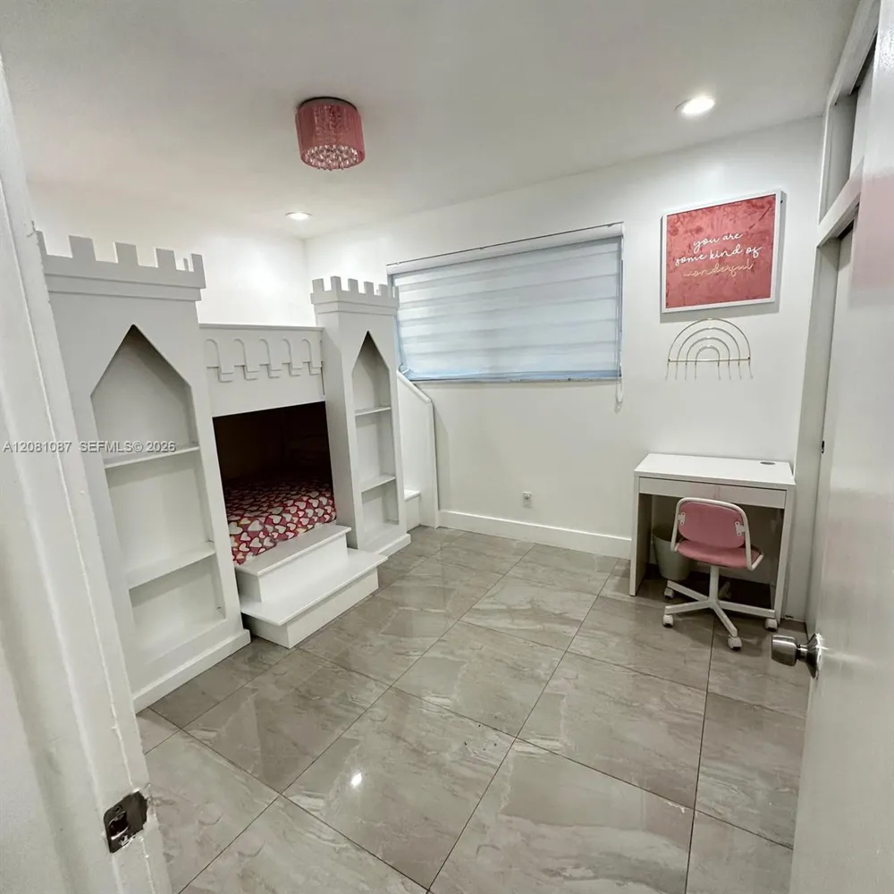 3750 54th Ave Hollywood, FL 33021