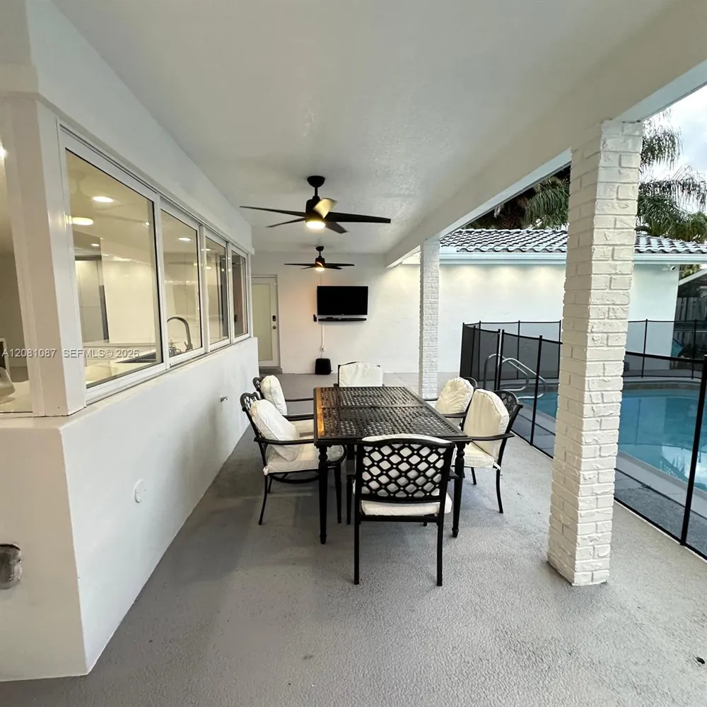 3750 54th Ave Hollywood, FL 33021