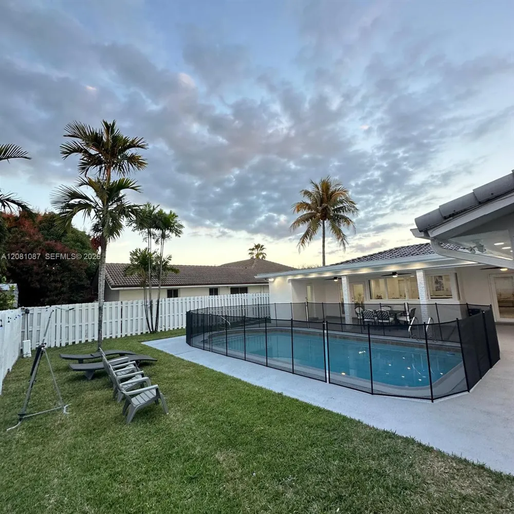3750 54th Ave Hollywood, FL 33021