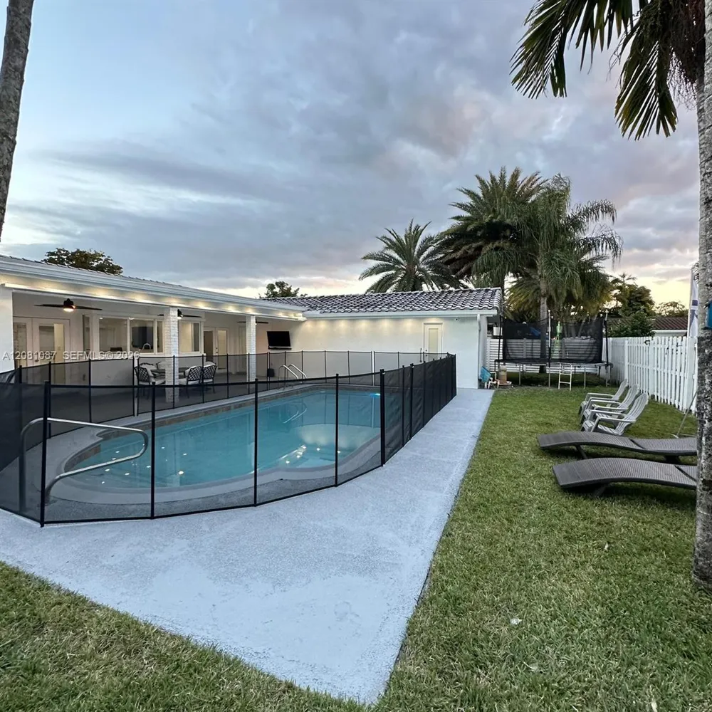 3750 54th Ave Hollywood, FL 33021