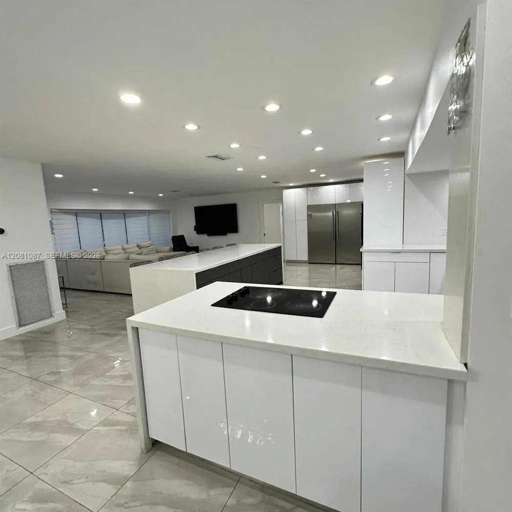 3750 54th Ave Hollywood, FL 33021
