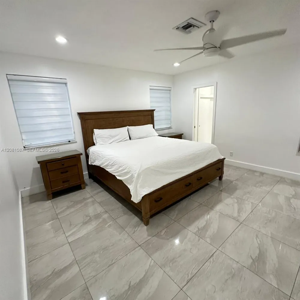 3750 54th Ave Hollywood, FL 33021