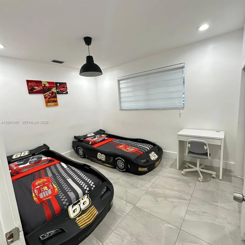 3750 54th Ave Hollywood, FL 33021