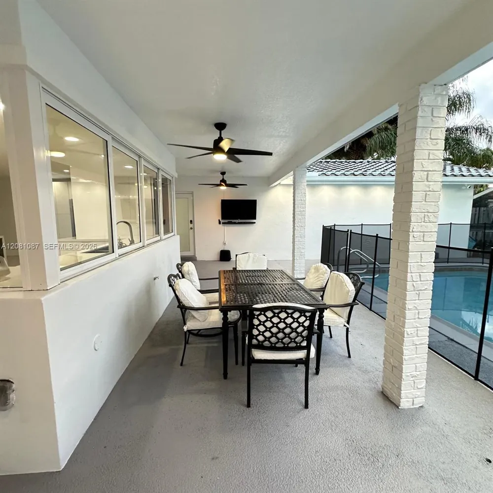3750 54th Ave Hollywood, FL 33021