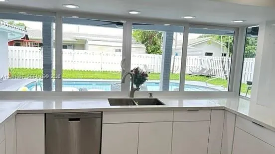 3750 54th Ave Hollywood, FL 33021