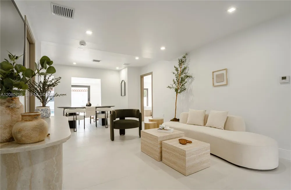 1221 Biarritz Dr Miami Beach, FL 33141