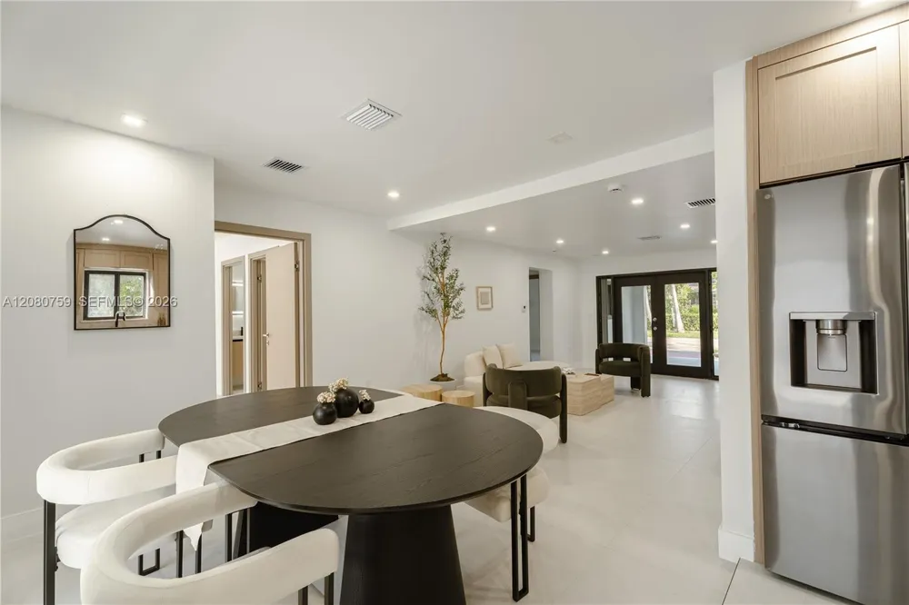 1221 Biarritz Dr Miami Beach, FL 33141