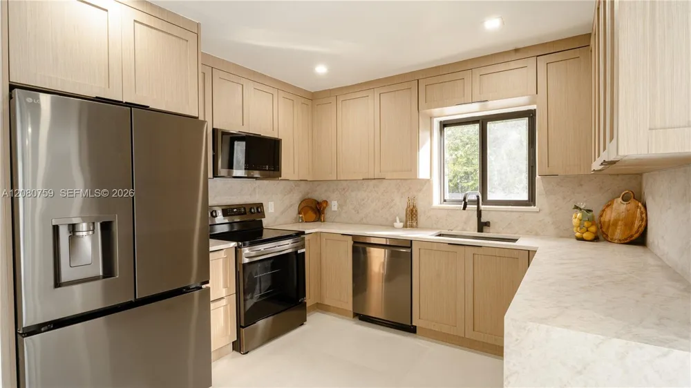 1221 Biarritz Dr Miami Beach, FL 33141