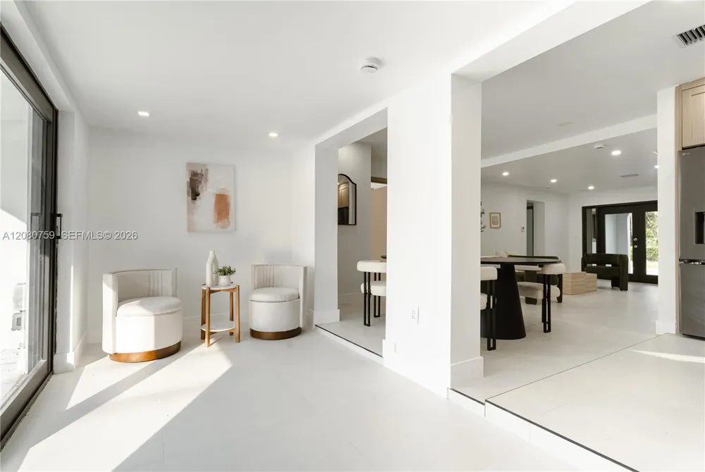 1221 Biarritz Dr Miami Beach, FL 33141
