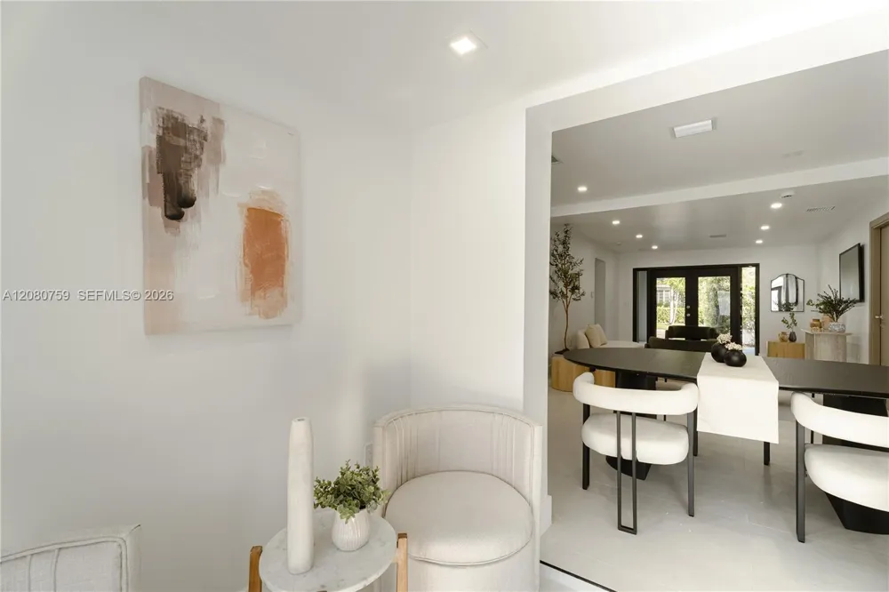 1221 Biarritz Dr Miami Beach, FL 33141