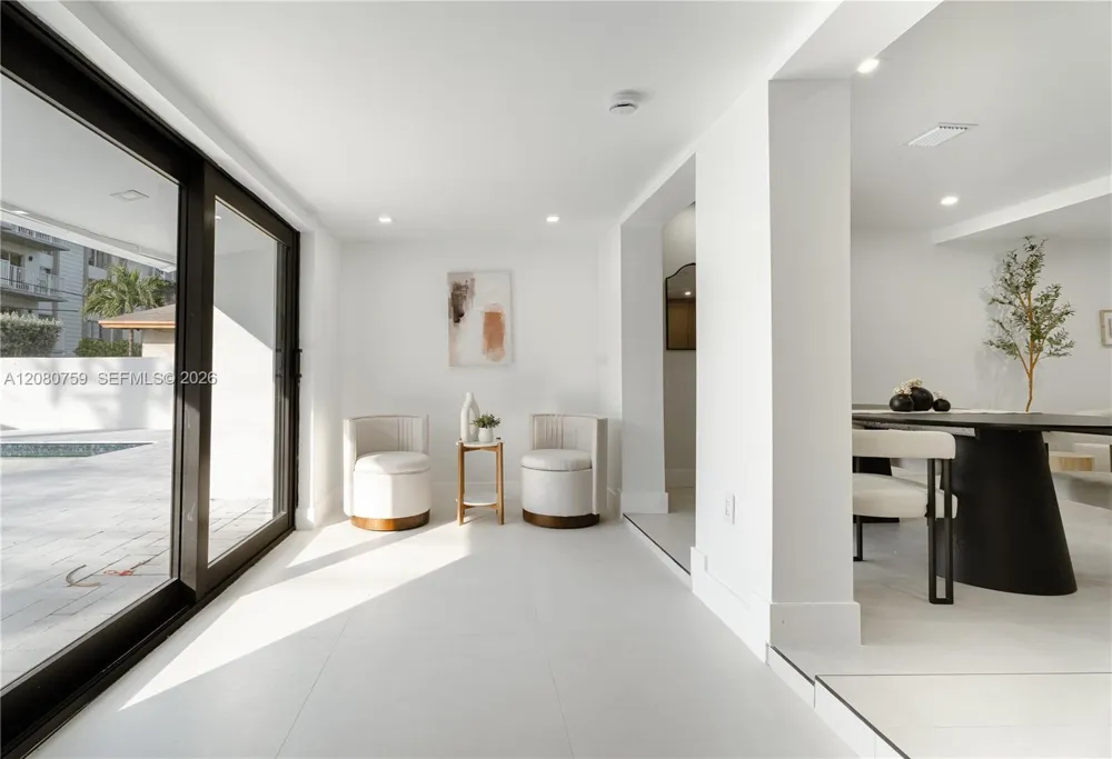 1221 Biarritz Dr Miami Beach, FL 33141