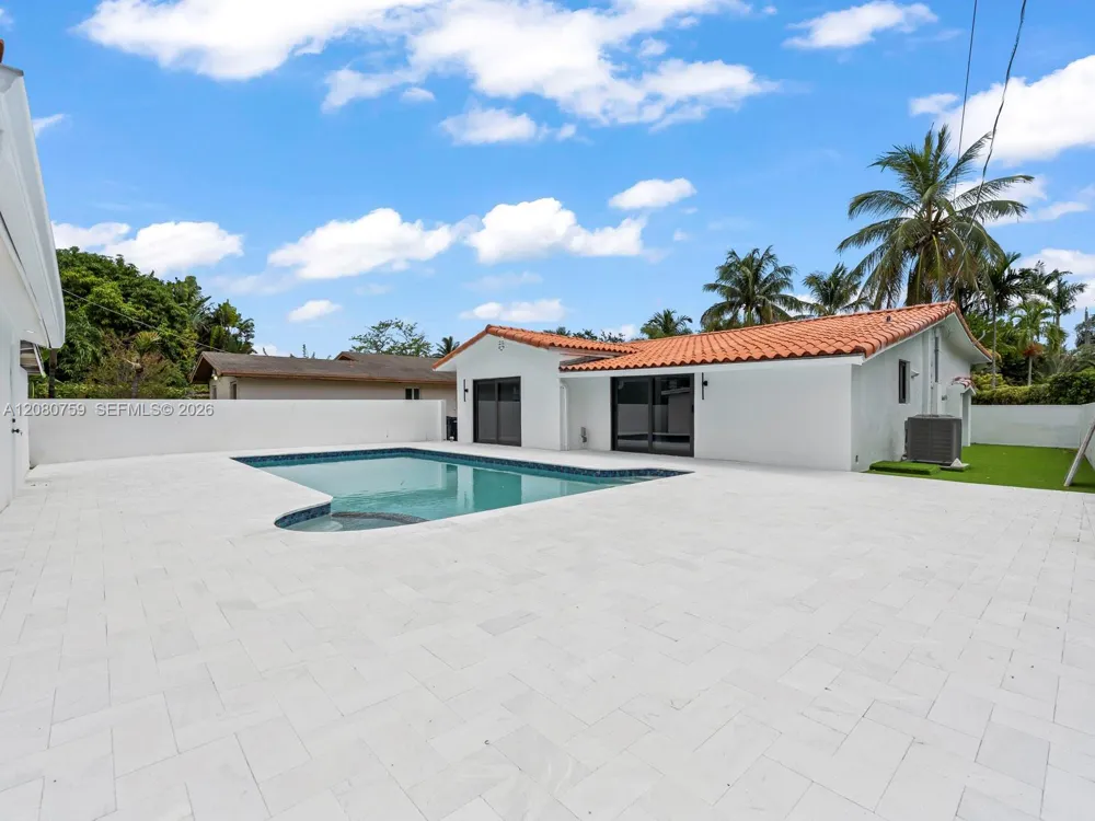 1221 Biarritz Dr Miami Beach, FL 33141