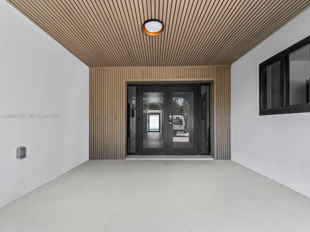 1221 Biarritz Dr Miami Beach, FL 33141