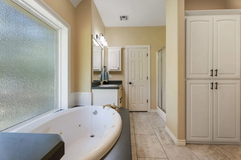 34323 S Coves Drive Afton, OK 74331