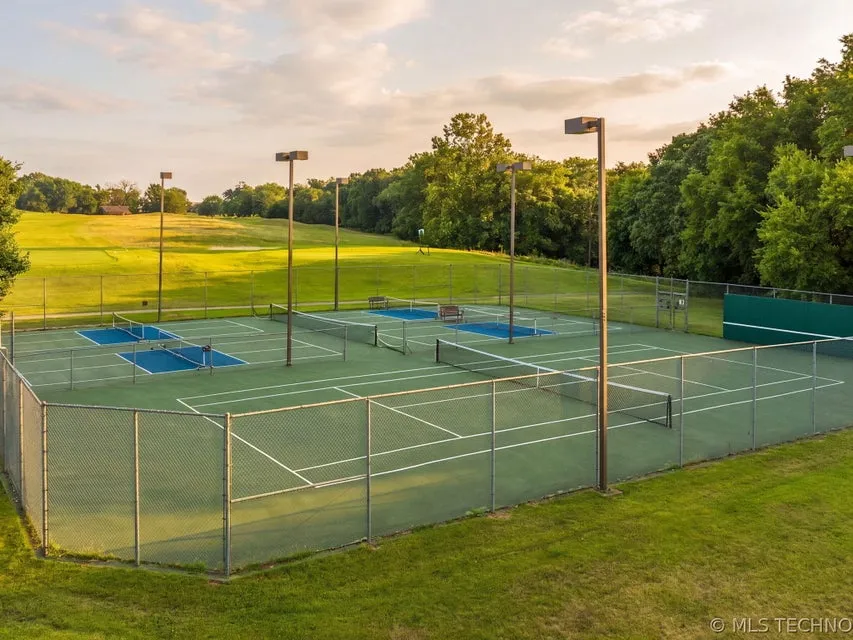 34323 S Coves Drive Afton, OK 74331