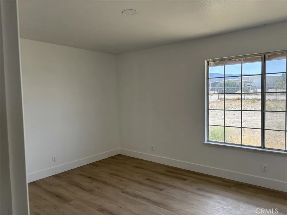 9591 Colfax Road Phelan, CA 92371