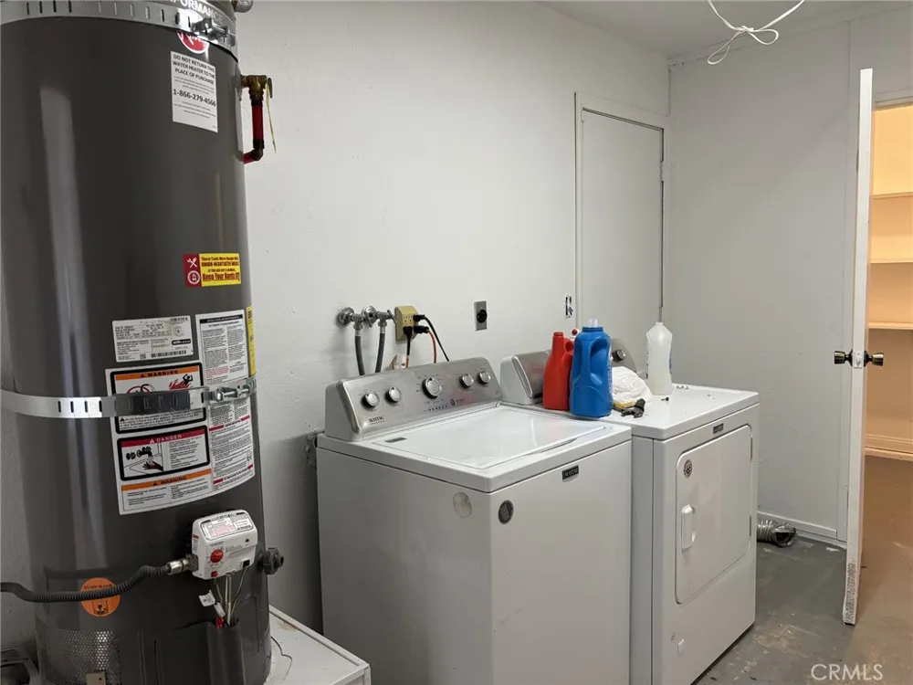 9591 Colfax Road Phelan, CA 92371