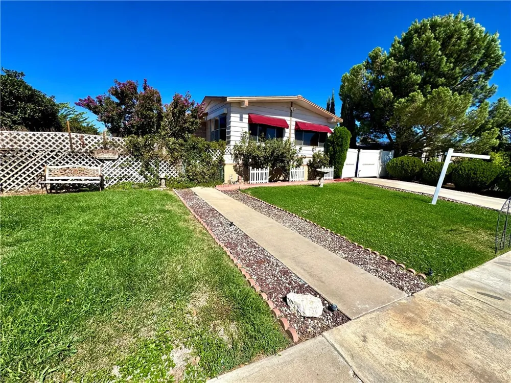 13962 Riviera Victorville, CA 92395