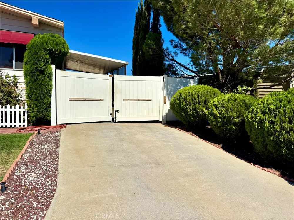13962 Riviera Victorville, CA 92395