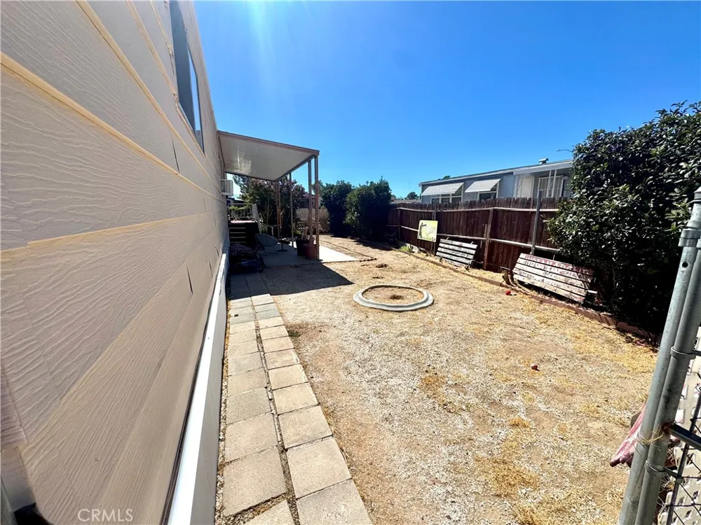 13962 Riviera Victorville, CA 92395