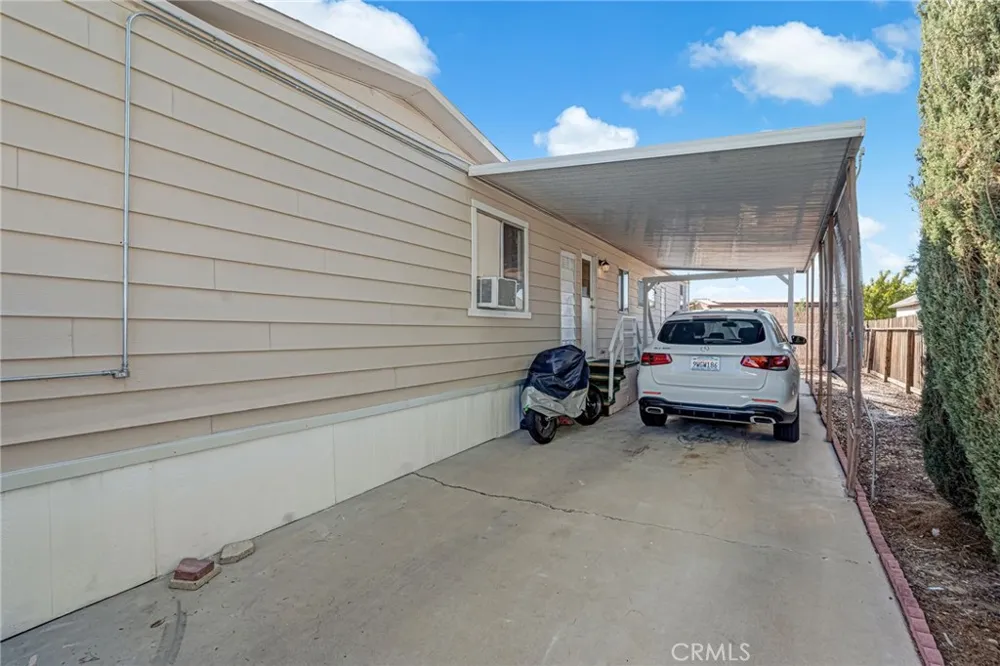 13962 Riviera Victorville, CA 92395
