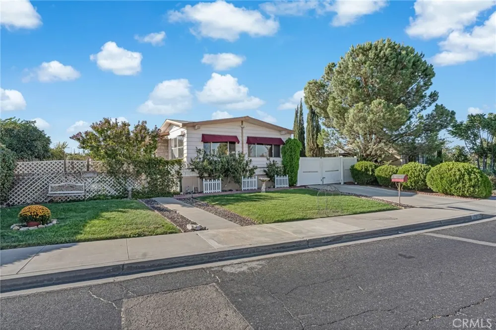 13962 Riviera Victorville, CA 92395