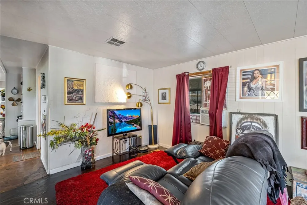 13962 Riviera Victorville, CA 92395
