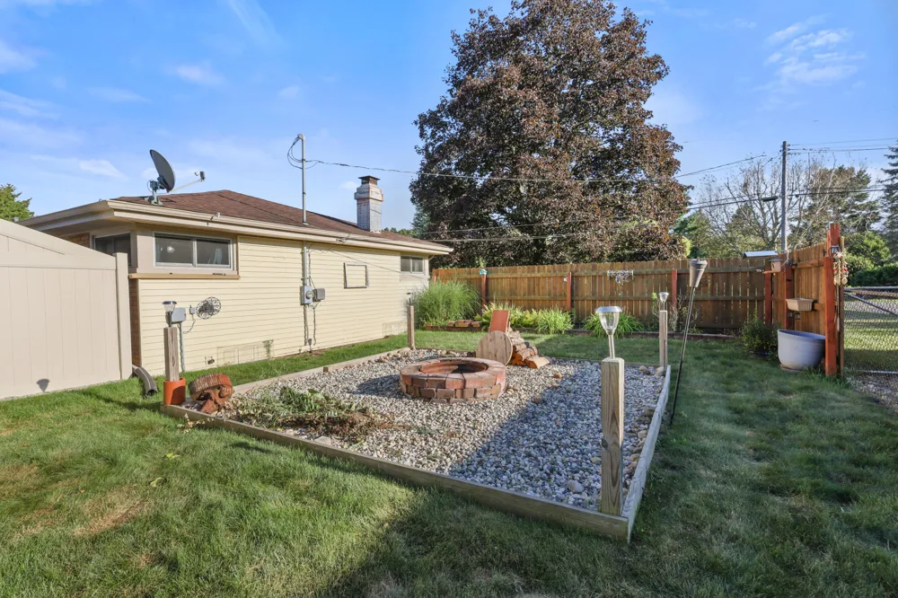 3695 Pinto Road Kalamazoo, MI 49004