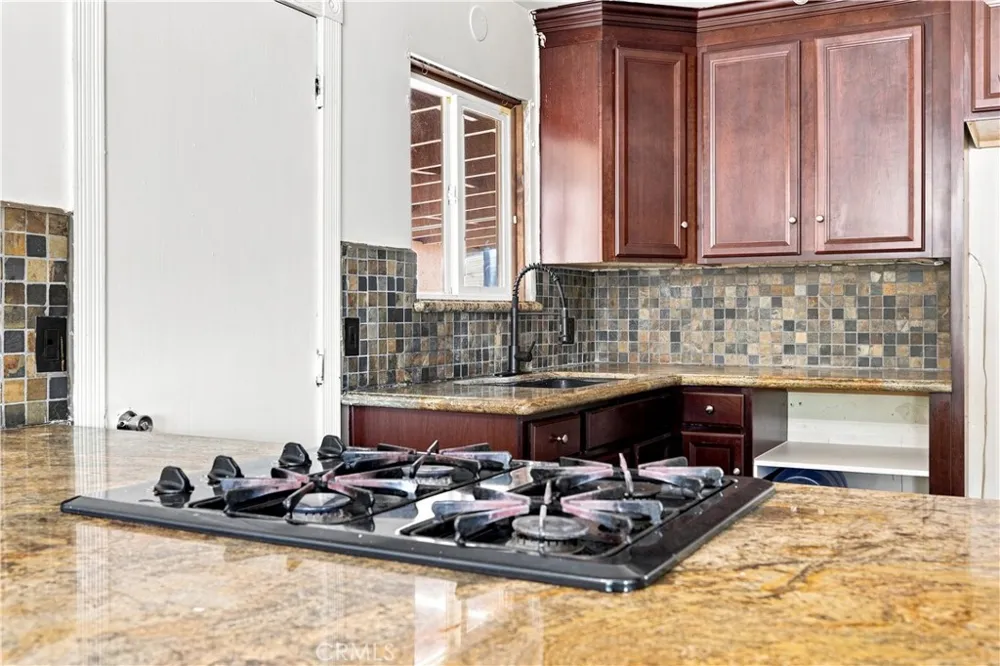 561 Lanier St Hemet, CA 92543