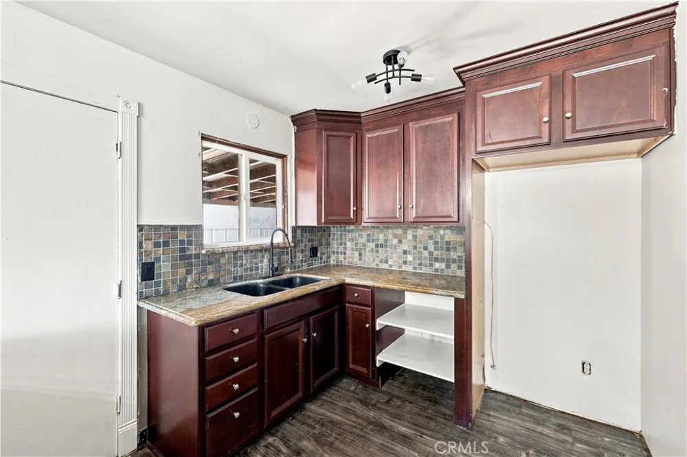 561 Lanier St Hemet, CA 92543