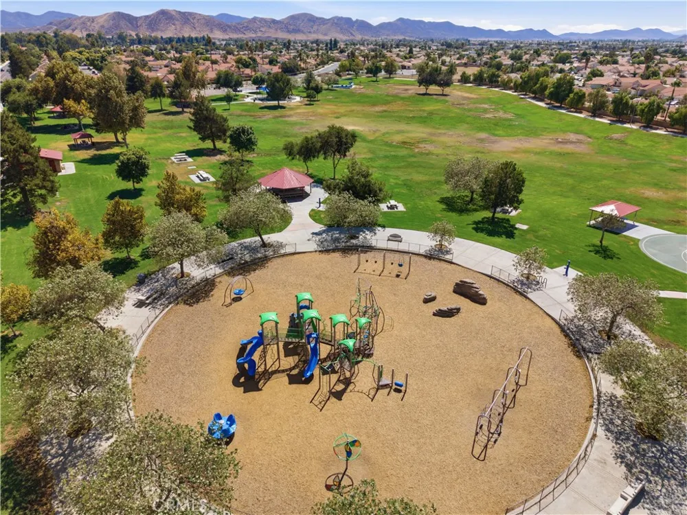 561 Lanier St Hemet, CA 92543