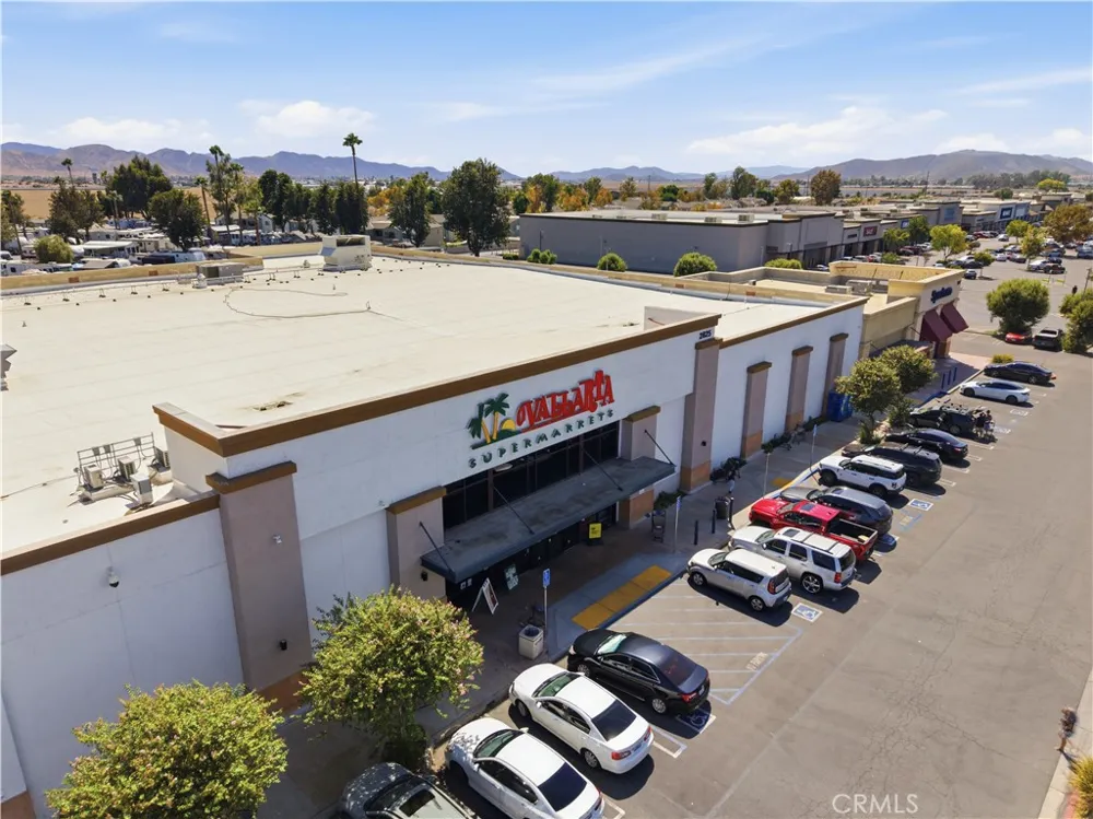 561 Lanier St Hemet, CA 92543
