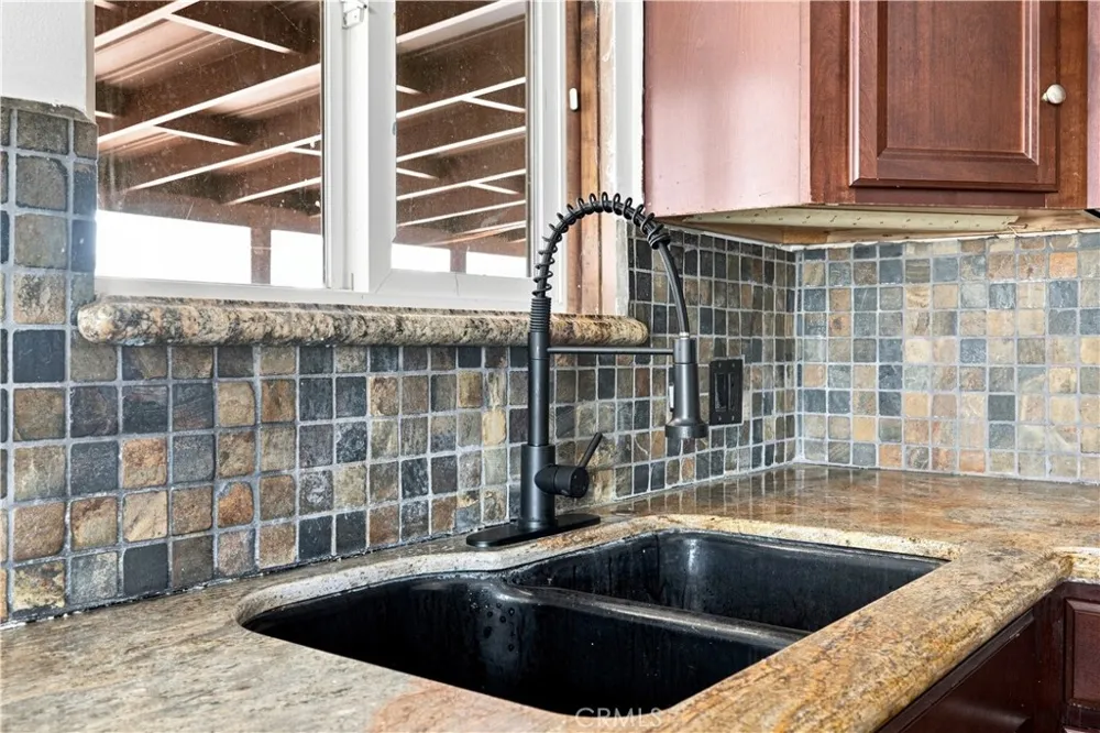561 Lanier St Hemet, CA 92543
